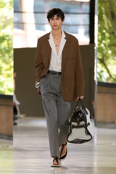 Look 29